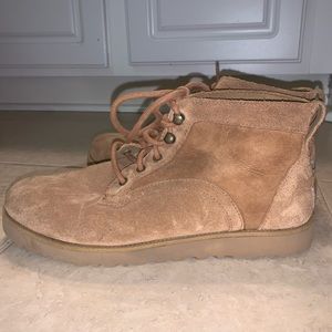 UGG SHOES ANKLE FUZZY INTERIOR (LIGHT BROWN)